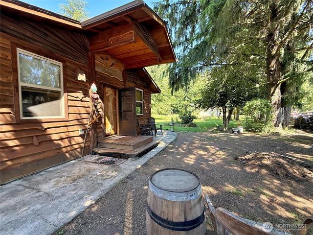 111 1st St, Morton, WA 98356