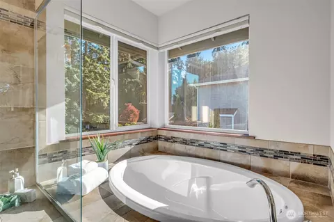 Bath - 216 233rd Pl SE, Bothell, WA 98021 photo 4 of 5