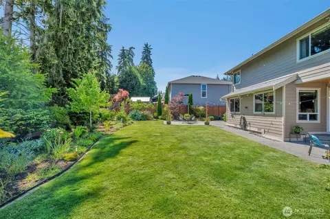 Exterior - 216 233rd Pl SE, Bothell, WA 98021 photo 9 of 9