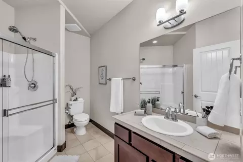 Bath - 216 233rd Pl SE, Bothell, WA 98021 photo 1 of 5