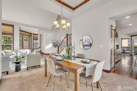 Dining - 216 233rd Pl SE, Bothell, WA 98021 photo 2 of 3