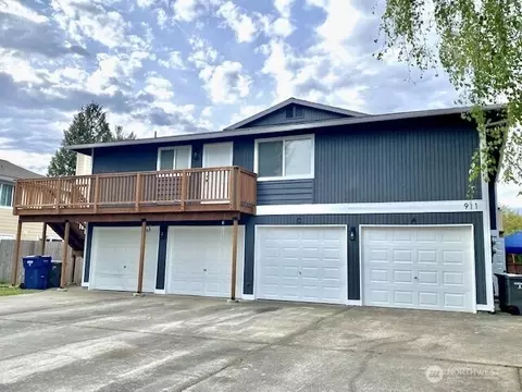 911 30th St NE, Auburn, WA 98002