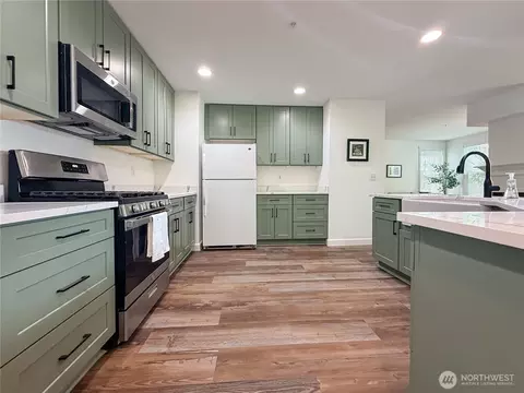 12208 NE 24th St #124, Bellevue, WA 98005