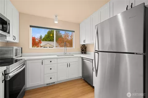 12024 101st Ave NE #E2, Kirkland, WA 98034