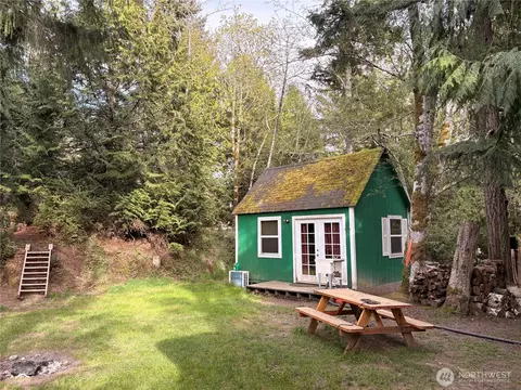 730 E Madrona Blvd NW, Lakebay, WA 98349