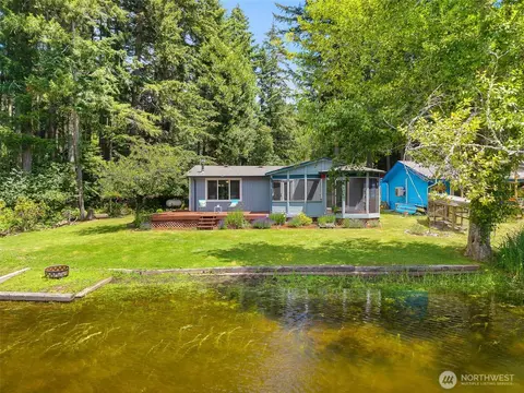 7910 Warbler Ct SE, Olympia, WA 98513