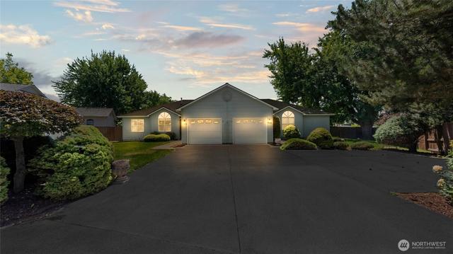 996 SE Admiral Pl, College Place, WA 99324