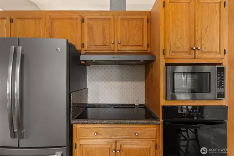 Kitchen - 1677 N Fork Rd, Chehalis, WA 98532 photo 3 of 3