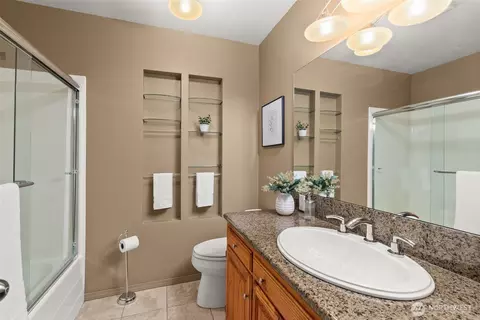Bath - 1677 N Fork Rd, Chehalis, WA 98532 photo 2 of 3