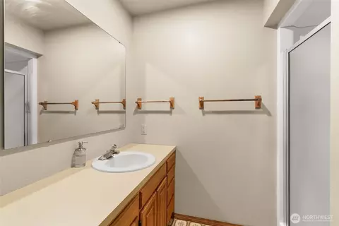 Bath - 1677 N Fork Rd, Chehalis, WA 98532 photo 3 of 3