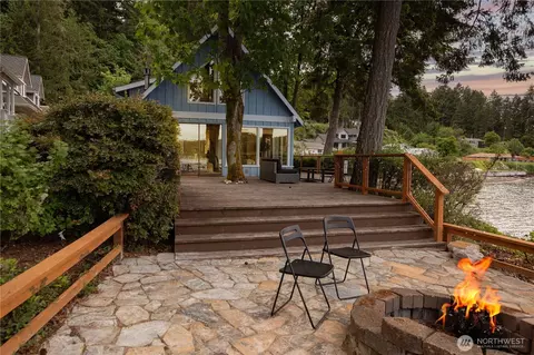 6054 Wynn Jones Rd E, Port Orchard, WA 98366