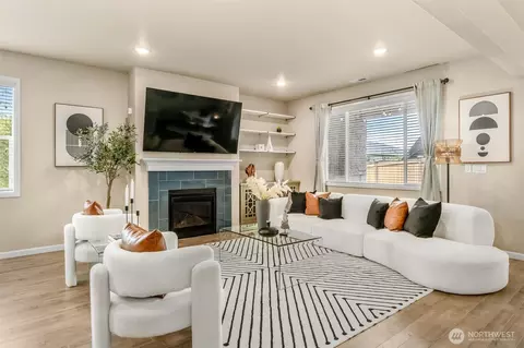 Living - 23230 44th Dr SE, Bothell, WA 98021 photo 2 of 5