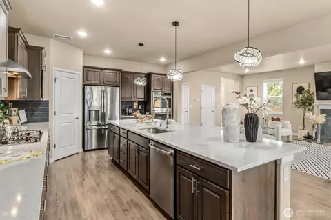 Kitchen - 23230 44th Dr SE, Bothell, WA 98021 photo 4 of 7