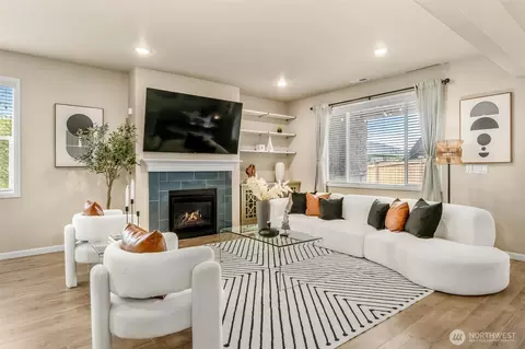 Living - 23230 44th Dr SE, Bothell, WA 98021 photo 1 of 5