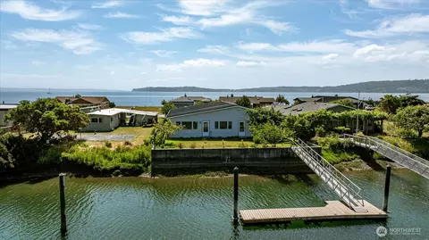 2169 Mariner Beach Dr, Oak Harbor, WA 98277