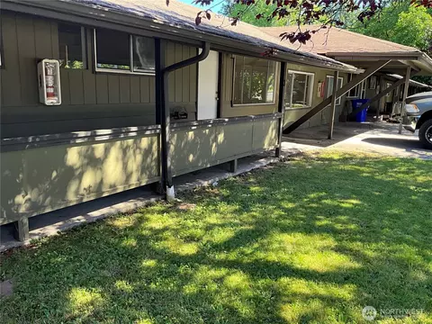 9618 Holly Dr, Everett, WA 98204