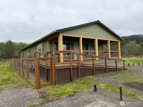 79 Upper Landing Rd, Rosburg, WA 98643