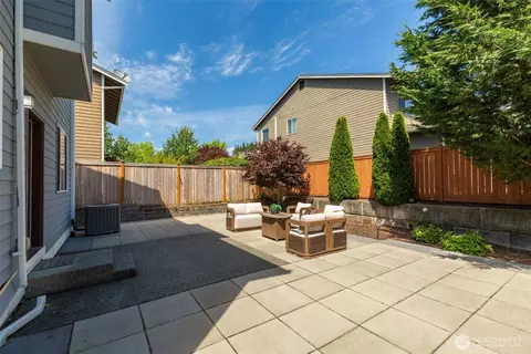 Exterior - 17429 40th Dr SE, Bothell, WA 98012 photo 4 of 4