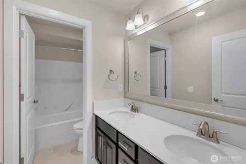 Bath - 17429 40th Dr SE, Bothell, WA 98012 photo 4 of 4