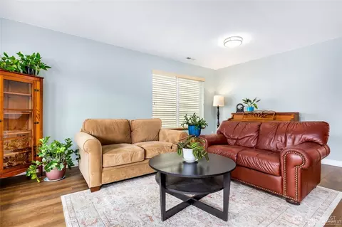 Living - 4023 153rd Pl SE, Bothell, WA 98012 photo 1 of 4