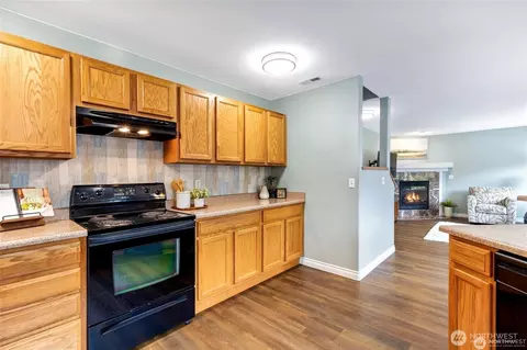 Kitchen - 4023 153rd Pl SE, Bothell, WA 98012 photo 2 of 3