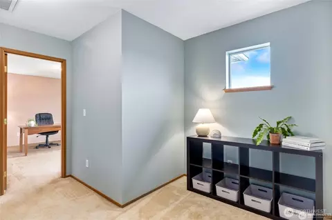 Entry Way - 4023 153rd Pl SE, Bothell, WA 98012 photo 3 of 3