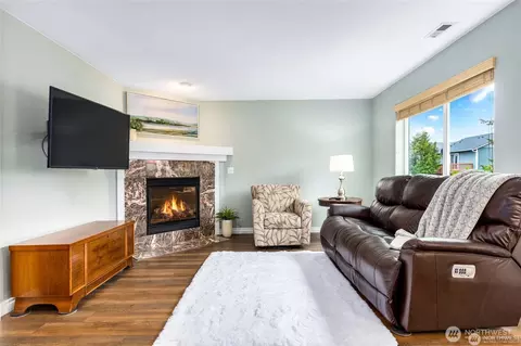 Living - 4023 153rd Pl SE, Bothell, WA 98012 photo 3 of 4