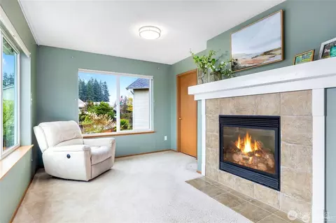 Living - 4023 153rd Pl SE, Bothell, WA 98012 photo 4 of 4