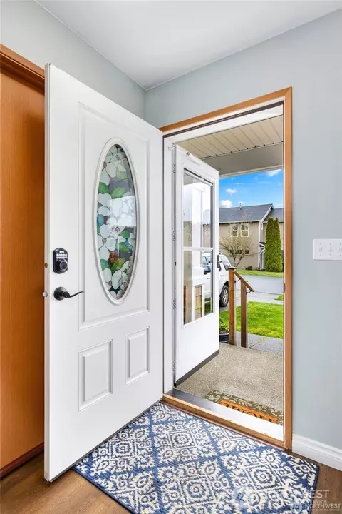 Entry Way - 4023 153rd Pl SE, Bothell, WA 98012 photo 1 of 3