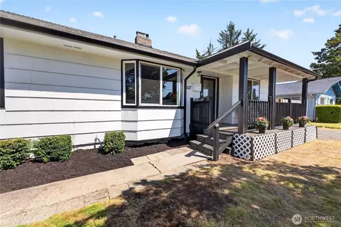 607 14th St SW, Puyallup, WA 98371