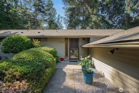 24832 12th Ave S, Des Moines, WA 98198