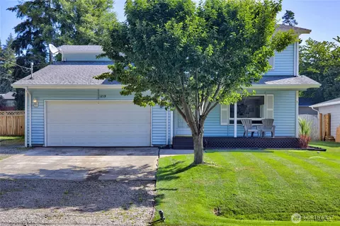 1219 Leahy Dr, Coupeville, WA 98239