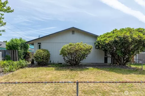 Exterior - 360 24th Ave, Longview, WA 98632 photo 2 of 5