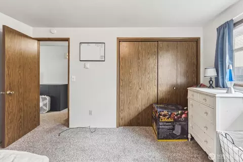 Bedroom - 360 24th Ave, Longview, WA 98632 photo 2 of 9