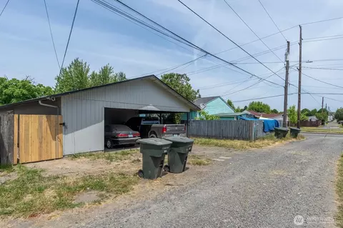 Exterior - 360 24th Ave, Longview, WA 98632 photo 5 of 5