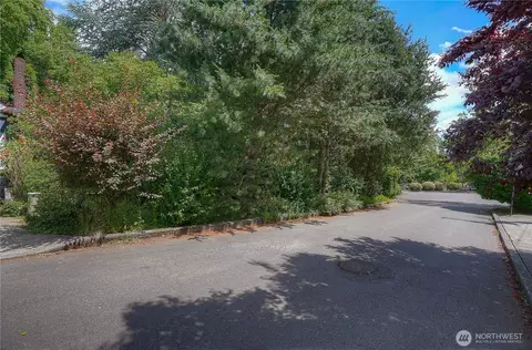 710 11th Ave SE, Olympia, WA 98501