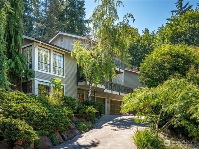 15812 71st Ave NE, Kenmore, WA 98028