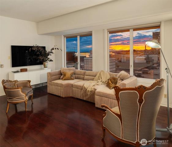 98 Union St #810, Seattle, WA 98101