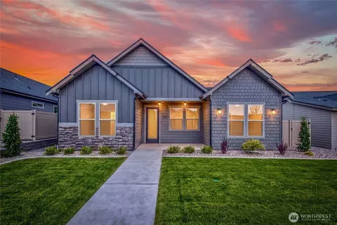 918 Racine Springs Dr, Wenatchee, WA 98801