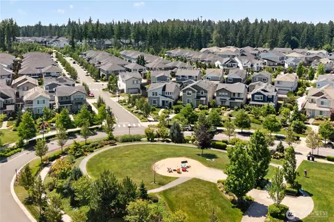 32831 Ten Trails Pkwy SE, Black Diamond, WA 98010