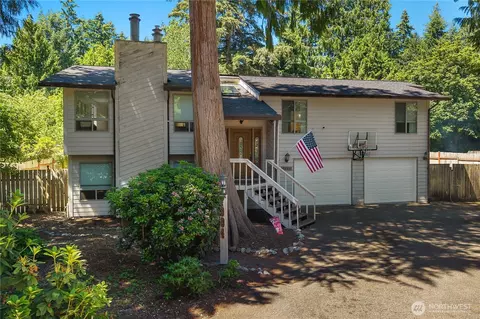 7004 Alderwood Ct SE, Lacey, WA 98503