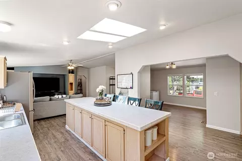 6902 87th St NW, Gig Harbor, WA 98332