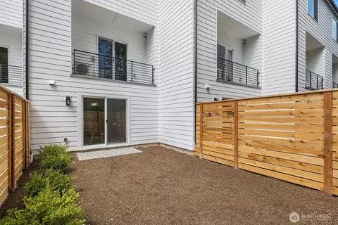 Exterior - 1518 Hollow Dale Pl #E, Everett, WA 98204 photo 2 of 3