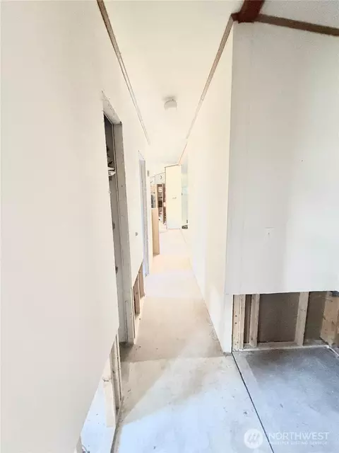 Entry Way - 306 C Ave N, Conconully, WA 98819 photo 1 of 2