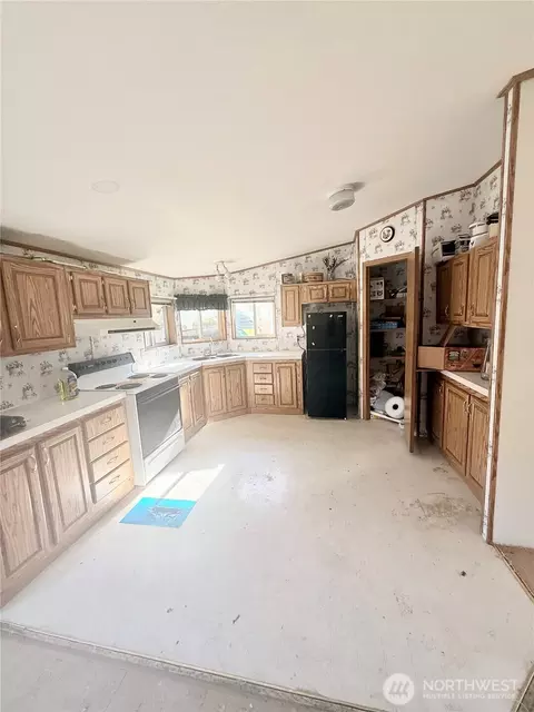 Kitchen - 306 C Ave N, Conconully, WA 98819 photo 3 of 4