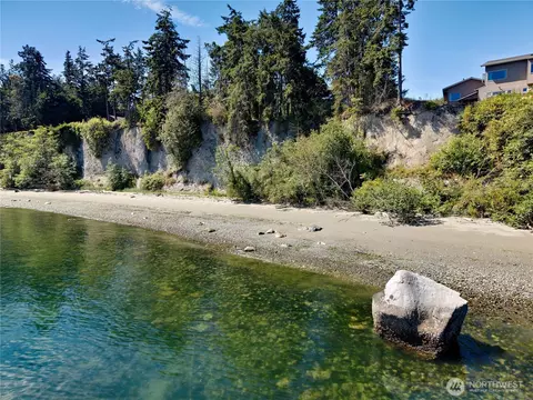 3992 NE Twin Spits Rd, Hansville, WA 98340
