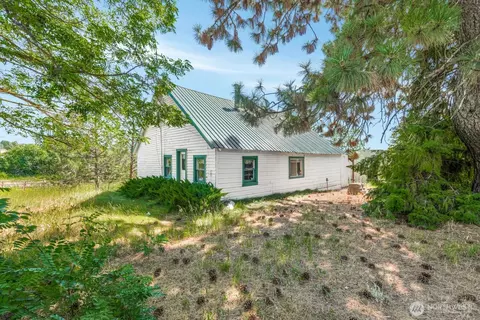 3220 Bickleton Hwy, Roosevelt, WA 99356