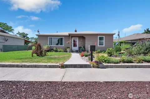 1118 W Cascade Ave, Moses Lake, WA 98837