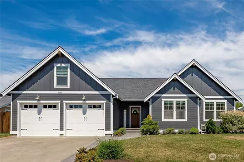 2082 Woodsman Dr, Lynden, WA 98264