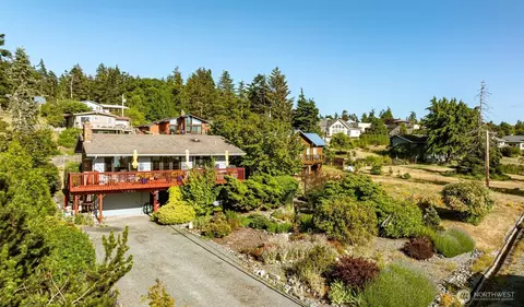 1801 Seaview Ave, Coupeville, WA 98239